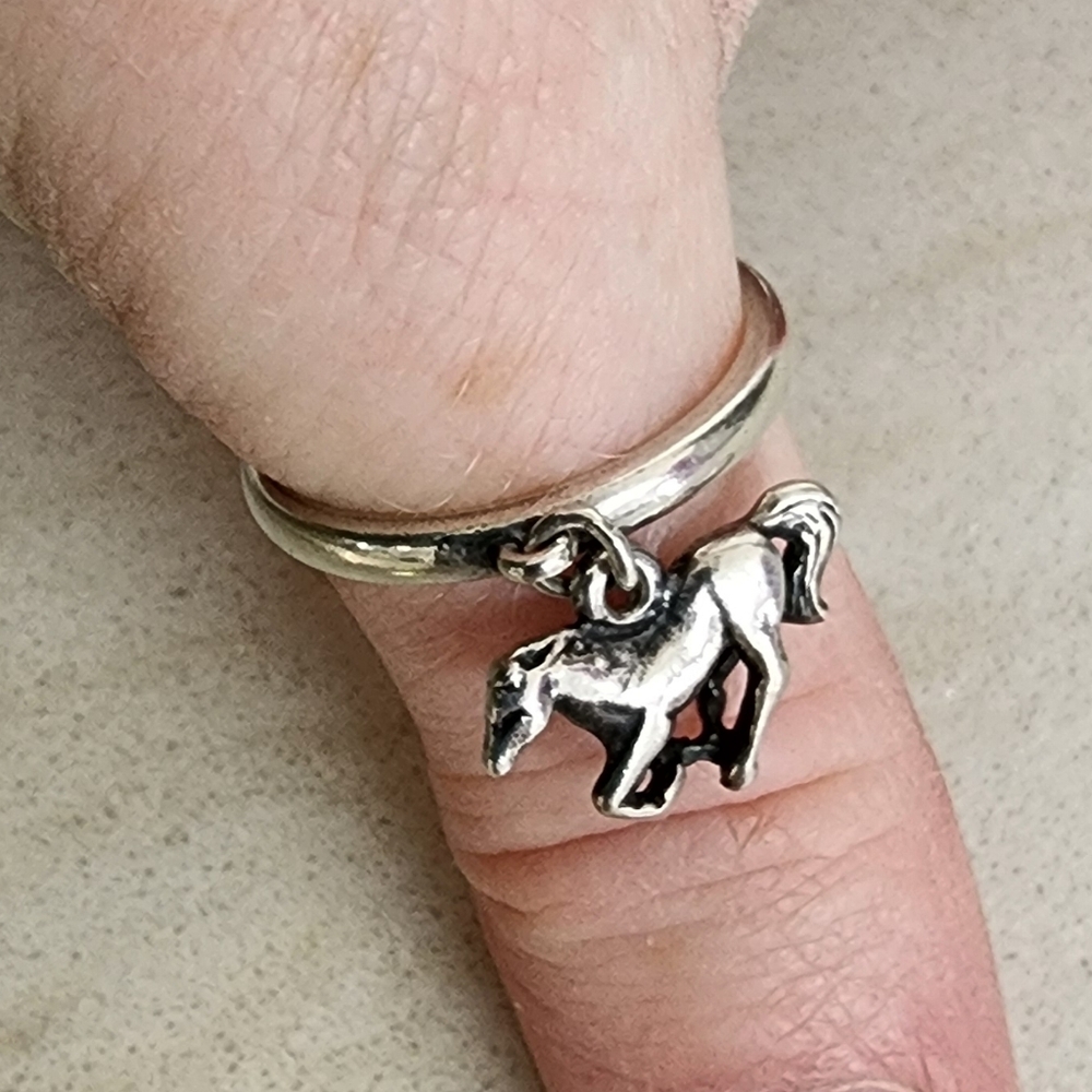 RARE Retired James Avery Silver Horse Equestrian Charm Ring Sz 8 - Picture 2 of 4